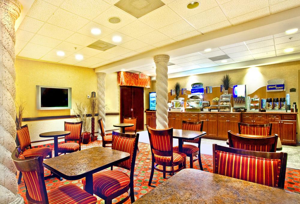 Holiday Inn Express Hotel & Suites Clewiston, An Ihg Hotel Extérieur photo