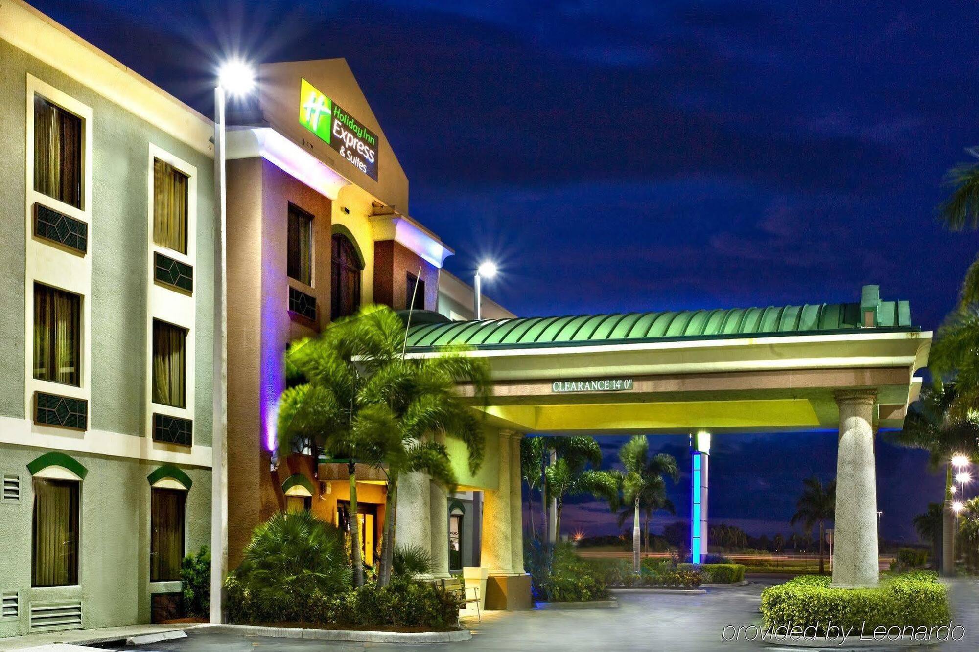 Holiday Inn Express Hotel & Suites Clewiston By Ihg Extérieur photo